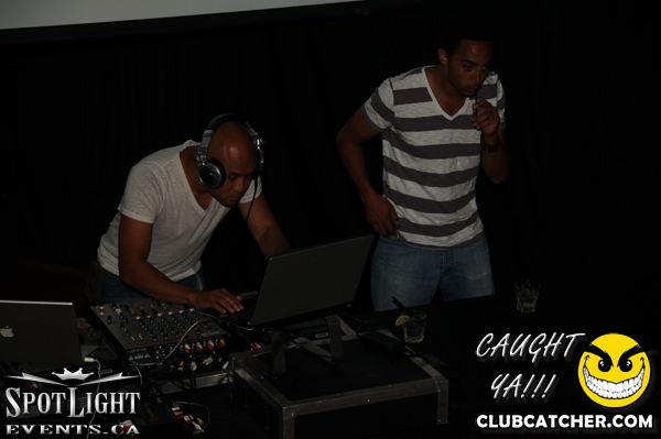 6 Degrees nightclub photo 176 - August 5th, 2011