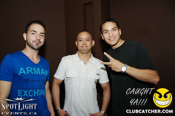 6 Degrees nightclub photo 26 - August 5th, 2011