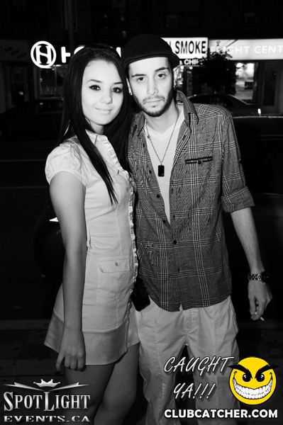 6 Degrees nightclub photo 9 - August 5th, 2011