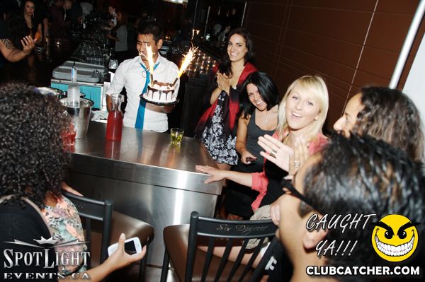6 Degrees nightclub photo 94 - August 5th, 2011