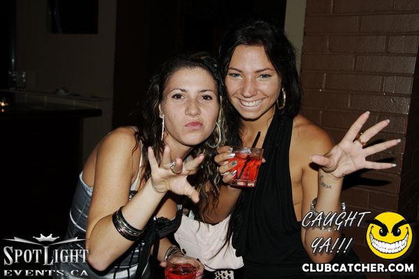 6 Degrees nightclub photo 98 - August 5th, 2011