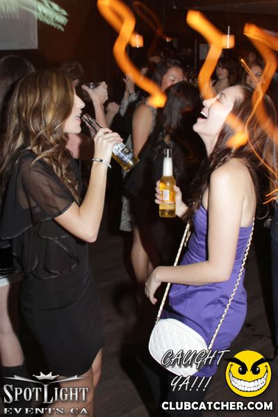 6 Degrees nightclub photo 102 - October 14th, 2011