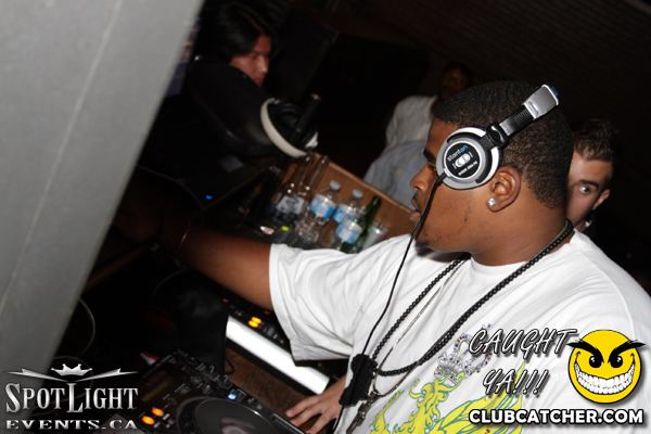 6 Degrees nightclub photo 118 - October 14th, 2011