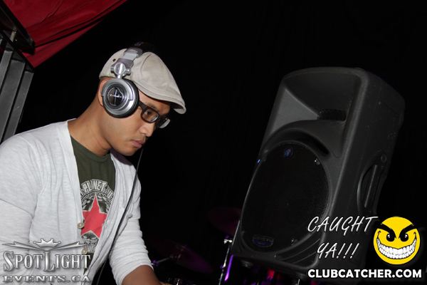 6 Degrees nightclub photo 126 - October 14th, 2011