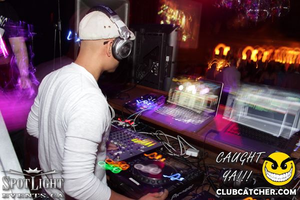 6 Degrees nightclub photo 68 - October 14th, 2011