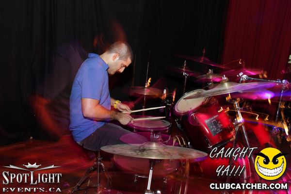 6 Degrees nightclub photo 98 - October 14th, 2011