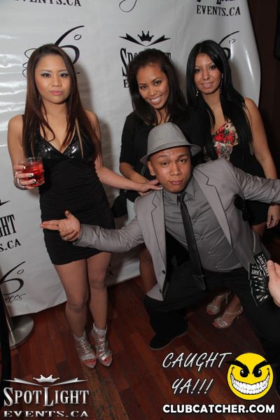 6 Degrees nightclub photo 11 - November 4th, 2011