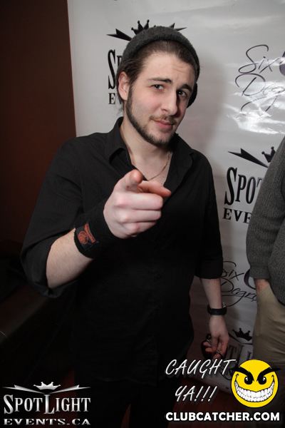 6 Degrees nightclub photo 33 - December 16th, 2011