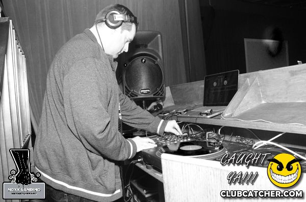 6 Degrees nightclub photo 40 - October 4th, 2013