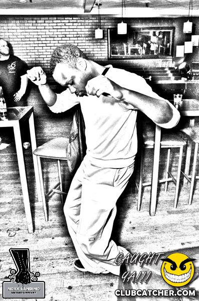 6 Degrees nightclub photo 56 - October 4th, 2013