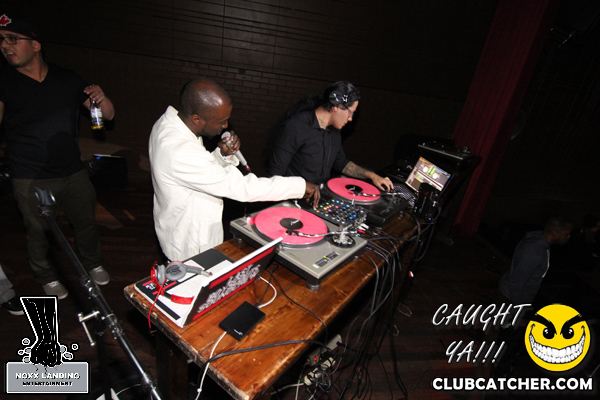 6 Degrees nightclub photo 12 - September 20th, 2013