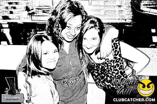 6 Degrees nightclub photo 122 - September 20th, 2013