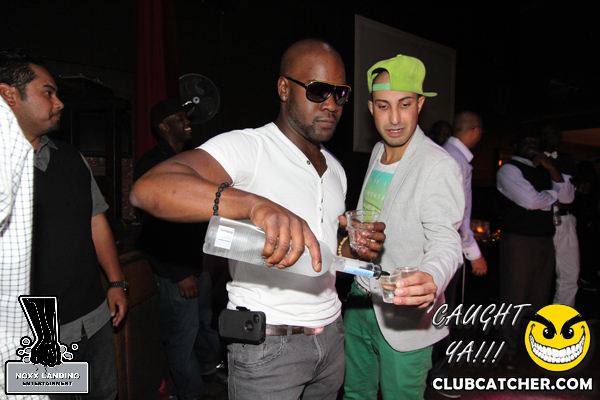 6 Degrees nightclub photo 128 - September 20th, 2013