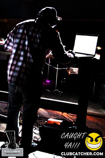 6 Degrees nightclub photo 185 - September 20th, 2013