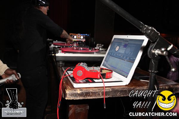 6 Degrees nightclub photo 25 - September 20th, 2013