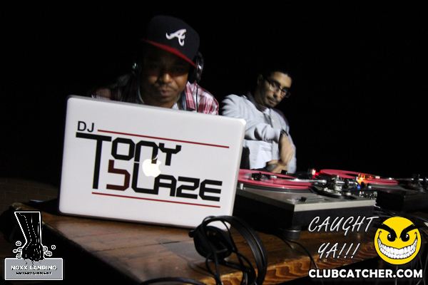 6 Degrees nightclub photo 32 - September 20th, 2013