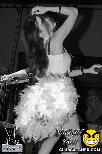 6 Degrees nightclub photo 80 - September 20th, 2013