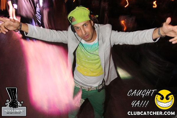 6 Degrees nightclub photo 9 - September 20th, 2013