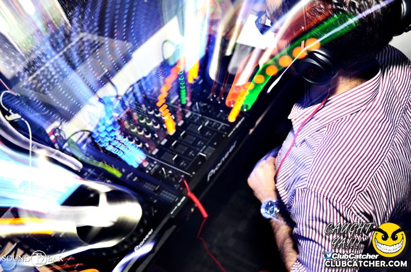 T2 lounge photo 87 - August 29th, 2015