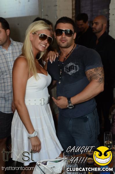 Brassaii lounge photo 5 - July 17th, 2011