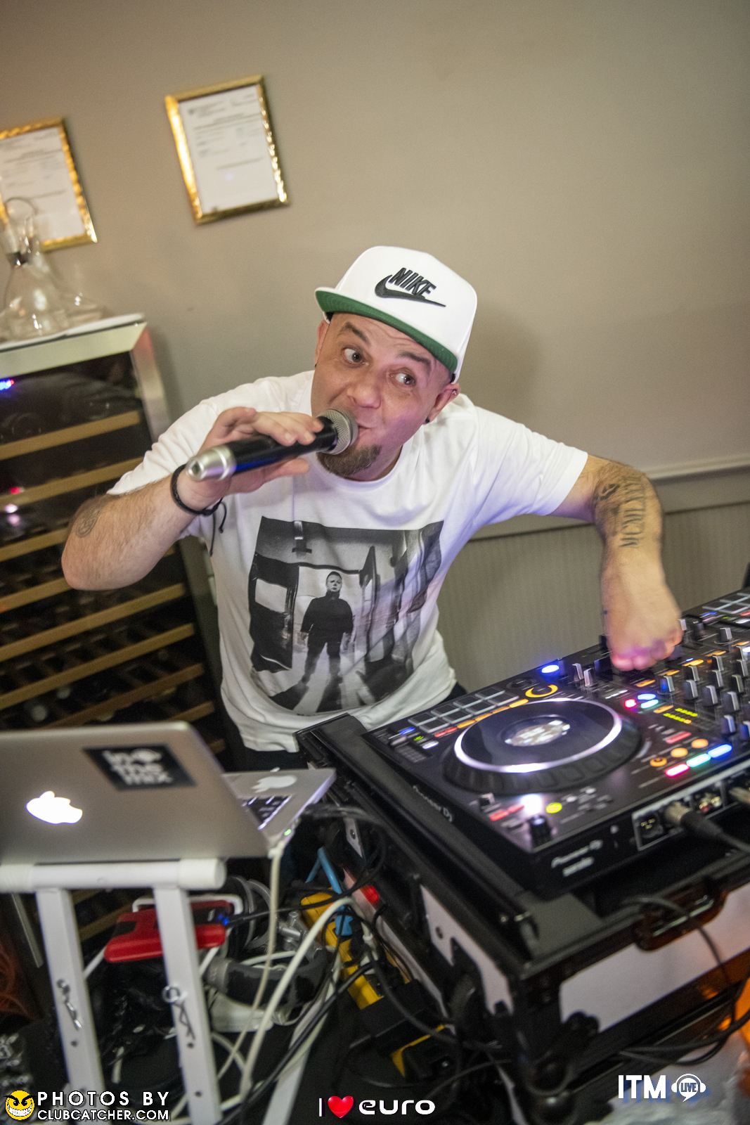 La Villetta lounge photo 306 - October 27th, 2023