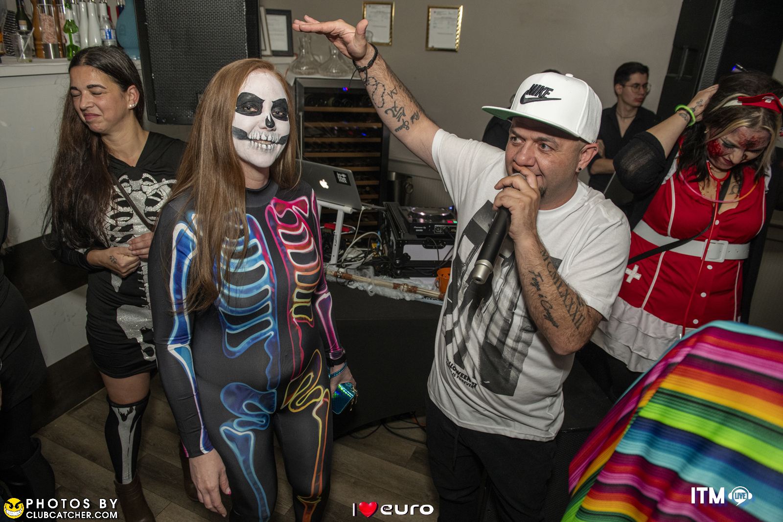 La Villetta lounge photo 7 - October 27th, 2023