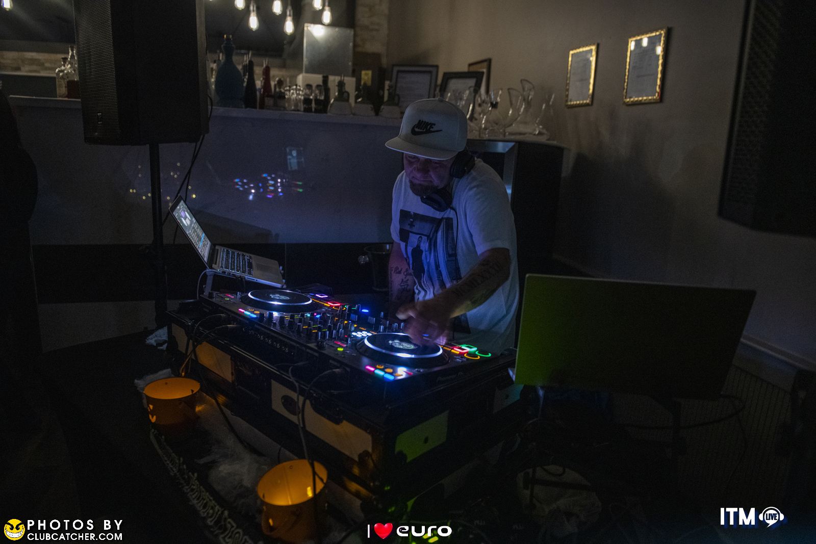 La Villetta lounge photo 8 - October 27th, 2023